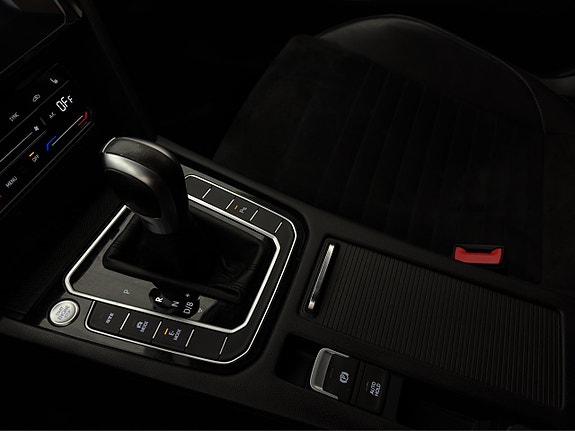 Volkswagen Passat 24 of 30