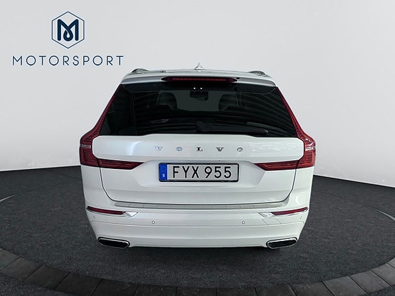 Volvo XC60 5 of 23
