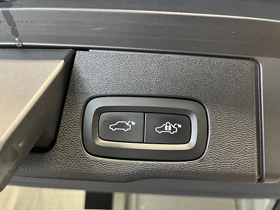 Volvo XC60 15 of 23
