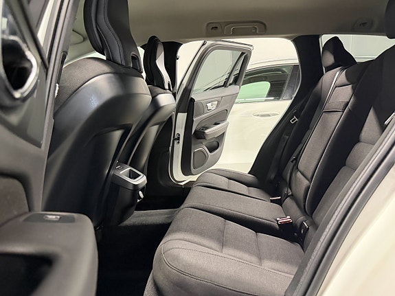 Volvo V60 24 of 28