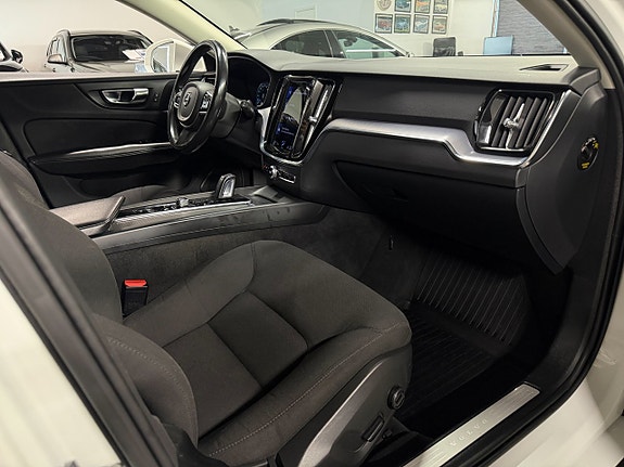 Volvo V60 22 of 28