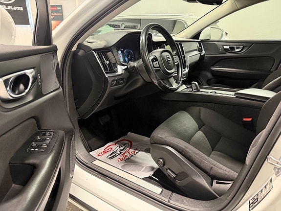 Volvo V60 12 of 28