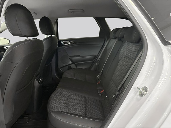 Kia Ceed 9 of 16