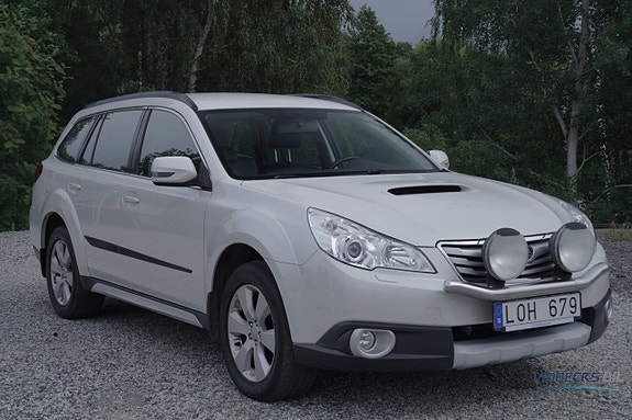 Subaru Outback 3 of 16