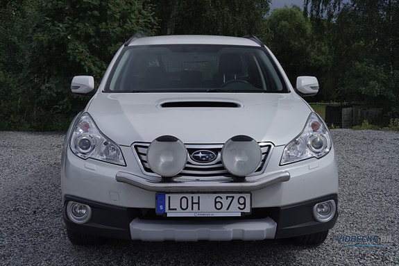 Subaru Outback 2 of 16