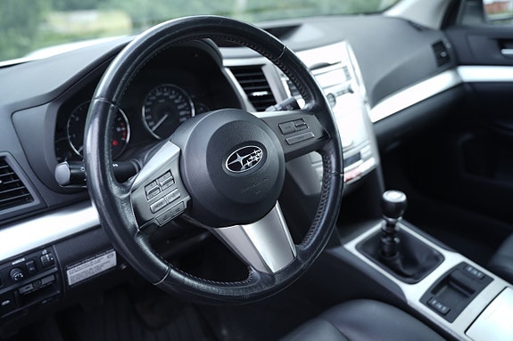 Subaru Outback 8 of 16