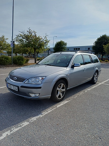 Ford Mondeo 4 of 22