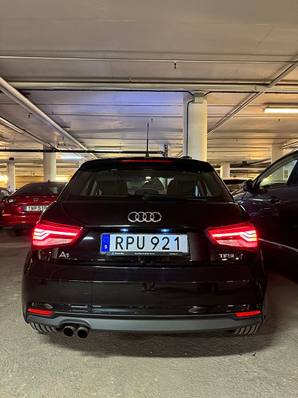 Audi A1 2 of 5