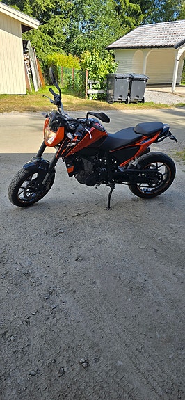 KTM 690 DUKE 3 of 6