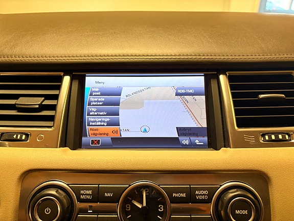 Land Rover Range Rover Sport 17 of 24