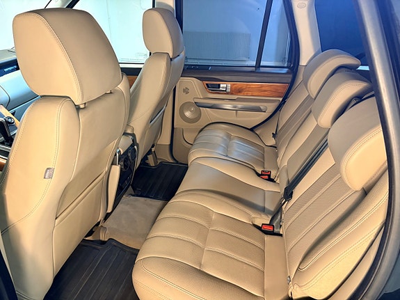 Land Rover Range Rover Sport 21 of 24