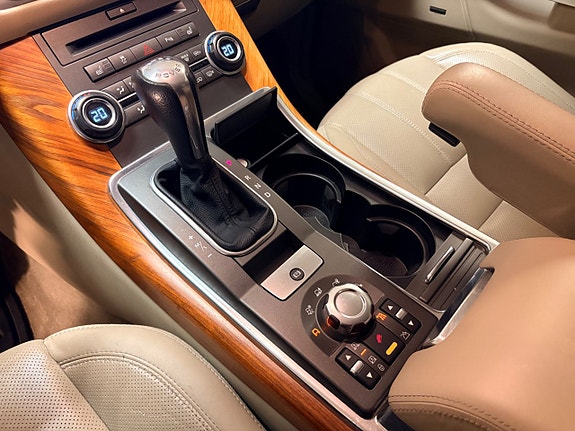Land Rover Range Rover Sport 14 of 24