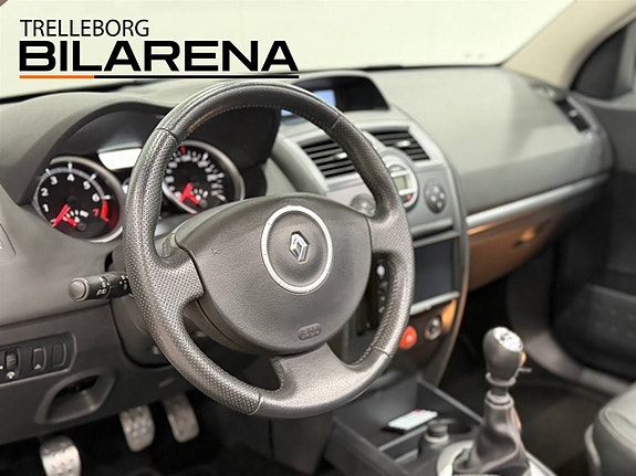 Renault Megane 12 of 23