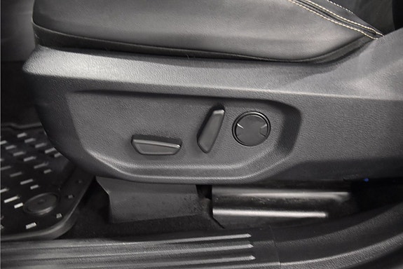 Volkswagen Amarok 14 of 26