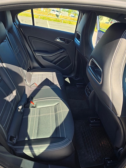 Mercedes-Benz A180 12 of 16