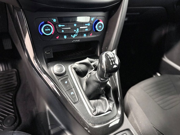 Ford Focus 10 of 14