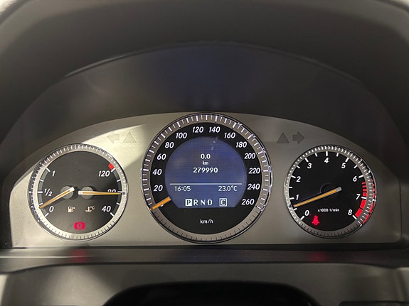 Mercedes-Benz C350 27 of 30