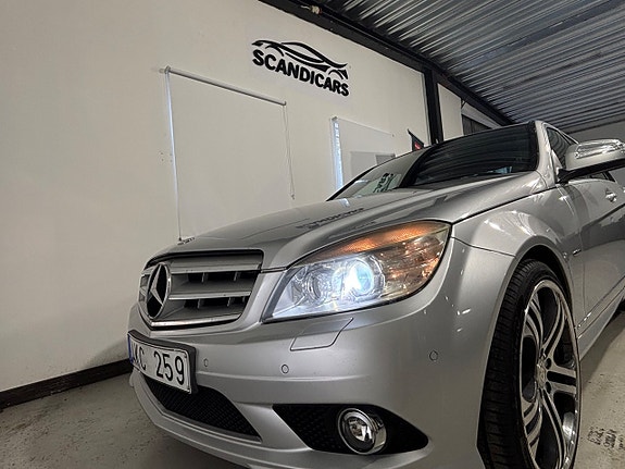 Mercedes-Benz C350 18 of 30