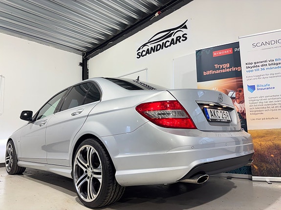 Mercedes-Benz C350 14 of 30