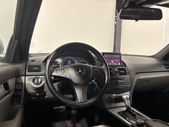 Mercedes-Benz C350 22 of 30