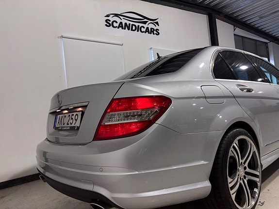 Mercedes-Benz C350 7 of 30