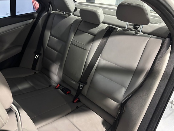 Mercedes-Benz C350 20 of 30
