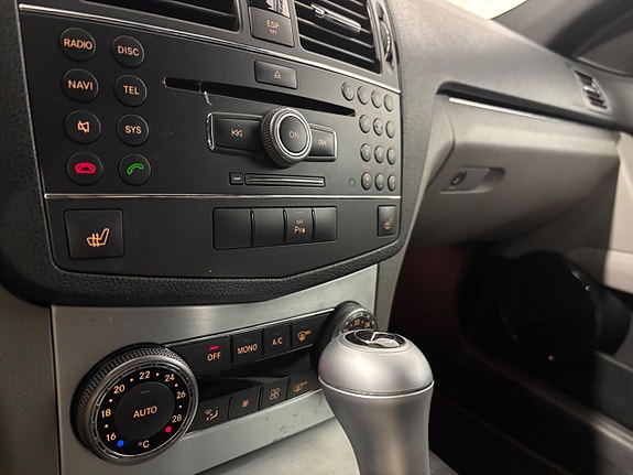 Mercedes-Benz C350 30 of 30