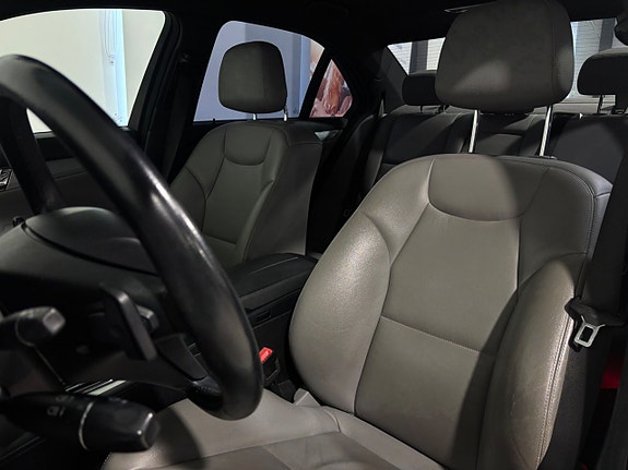 Mercedes-Benz C350 25 of 30