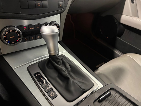Mercedes-Benz C350 29 of 30