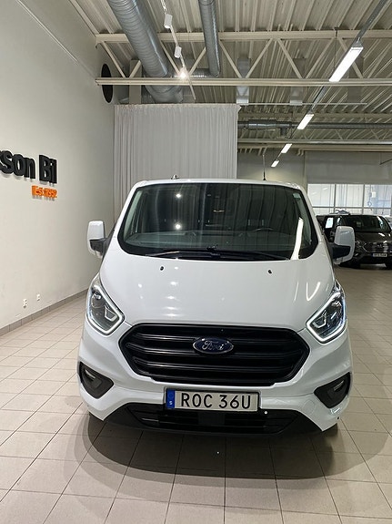 Ford Transit Custom 2 of 10
