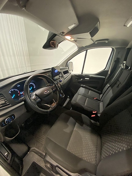 Ford Transit Custom 8 of 10