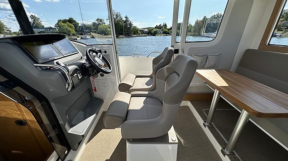 Nimbus C9 - 2019 - Volvo Penta V8-350 5 of 27