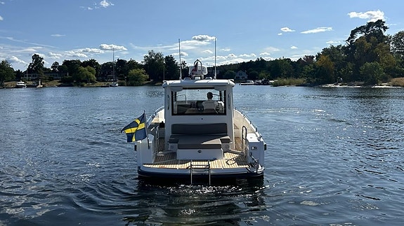 Nimbus C9 - 2019 - Volvo Penta V8-350 3 of 27