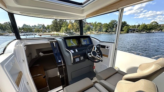 Nimbus C9 - 2019 - Volvo Penta V8-350 13 of 27