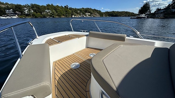 Nimbus C9 - 2019 - Volvo Penta V8-350 25 of 27