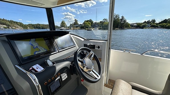 Nimbus C9 - 2019 - Volvo Penta V8-350 4 of 27