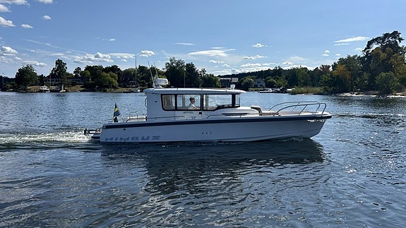 Nimbus C9 - 2019 - Volvo Penta V8-350 2 of 27