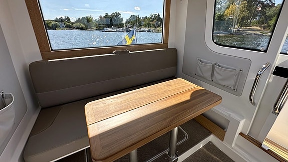 Nimbus C9 - 2019 - Volvo Penta V8-350 19 of 27