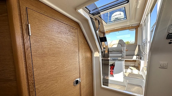 Nimbus C9 - 2019 - Volvo Penta V8-350 10 of 27