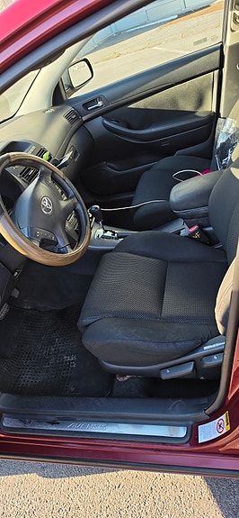 Toyota Avensis 5 of 5