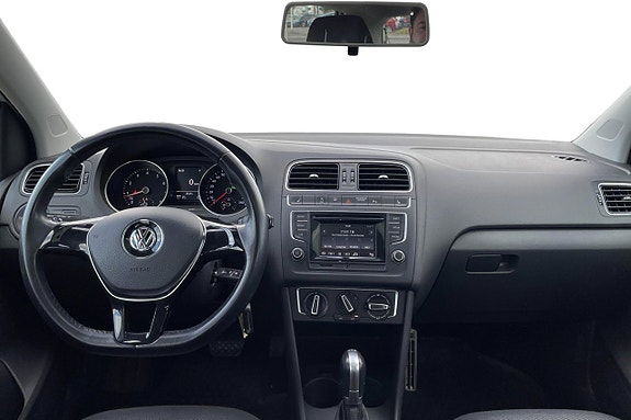 Volkswagen Polo 12 of 27