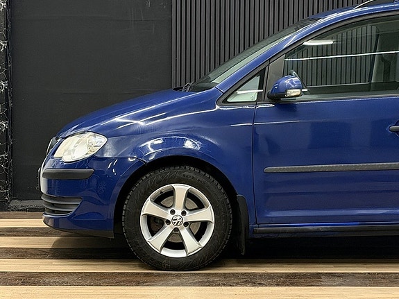 Volkswagen Touran 7 of 25