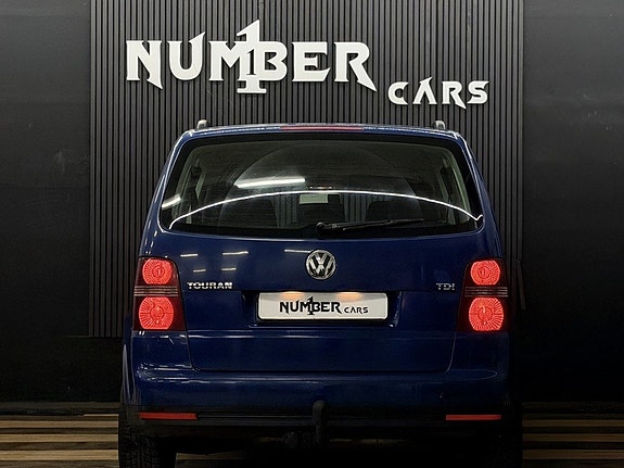 Volkswagen Touran 9 of 25