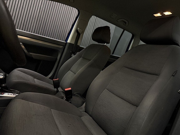 Volkswagen Touran 13 of 25