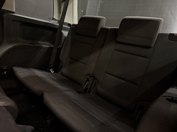 Volkswagen Touran 14 of 25