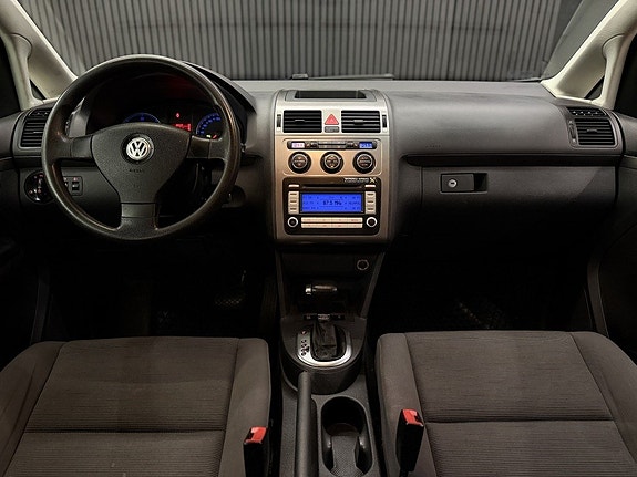 Volkswagen Touran 18 of 25