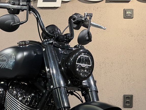 Indian CHIEF BOBBER *929 MIL* 7 of 8