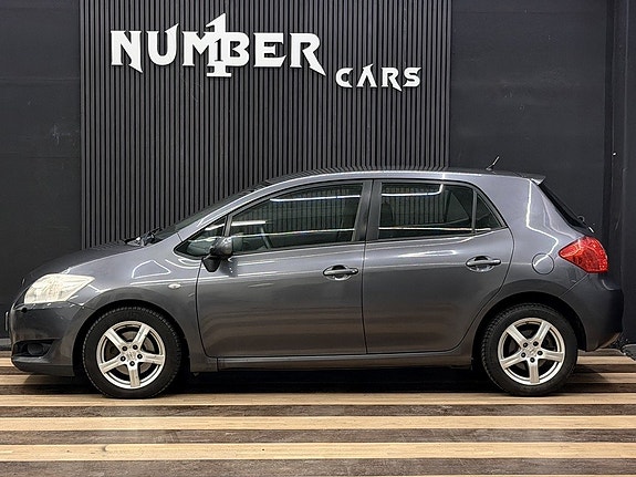Toyota Auris 6 of 27