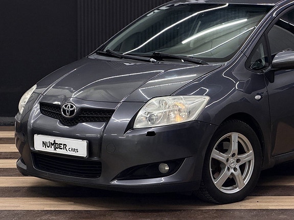 Toyota Auris 3 of 27