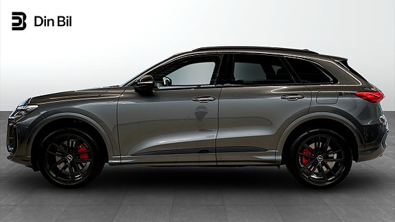 Audi Q5 2 of 18
